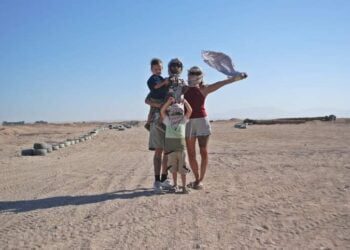 “Ciao Bari, molliamo tutto e giriamo il mondo in camper con i nostri bimbi”. La storia di Anna e Paolo