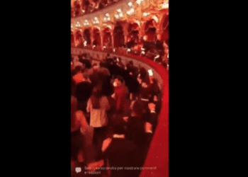 Capodanno al Petruzzelli, Decaro chiede indagine dopo trenino: sanzionata azienda delle maschere