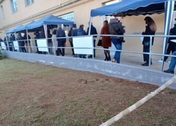 Bari, hub vaccinale di Catino: in tanti in fila per codice Green Pass mai arrivato