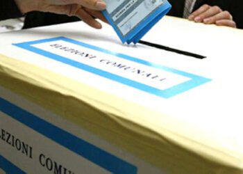 Soldi per voti, elettrice barese condannata a 2 anni: “Avrebbe preso denaro per favorire ex consigliere”