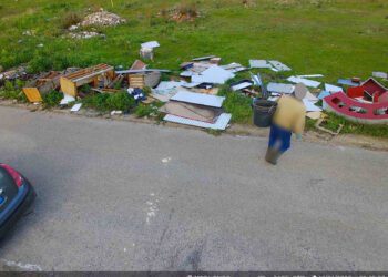 Modugno, fototrappole incastrano gli incivili. Sindaco pubblica le immagini: “Saremo inflessibili”