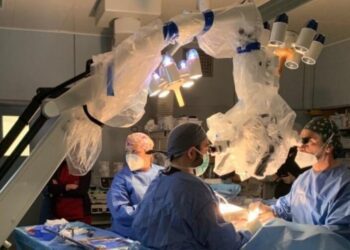 Dal Giappone un super microscopio per la chirurgia plastica: sperimentazione a Bari. Prima volta in Italia