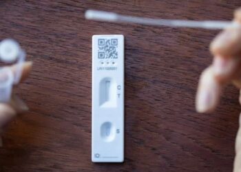 Covid, tamponi e quarantene fai da te: tanti positivi ‘sommersi’ non si autosegnalano