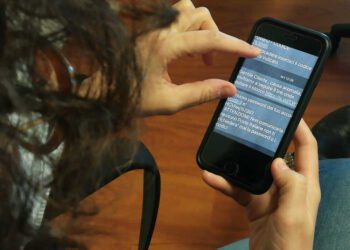 “Io truffata con un sms delle (finte) Poste, mi hanno rubato 22mila euro”: la storia di una barese