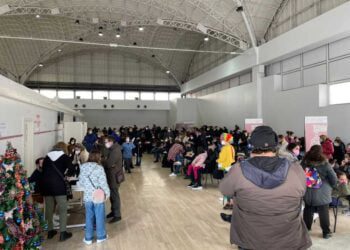 Bari, domenica di festa nell’hub della Fiera: prima dose di vaccino a 600 bambini