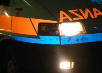 “Ansimava, ho sentito il suo corpo sul mio”. Il racconto shock della ragazza violentata in ambulanza a Bari