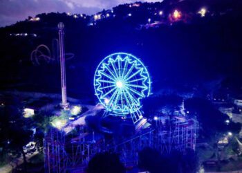 La ruota panoramica dello Zoosafari si “veste” di 200mila luci a Led, spettacolo di colori a Fasanolandia