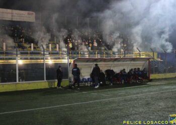 Il Derby della Murgia finisce a sassate: scambio di accuse tra Gravina e Altamura