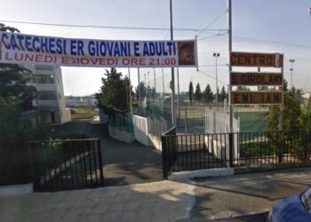 Malore durante la partita di calcetto nel campo sportivo della parrocchia: muore 19enne