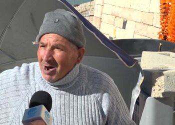 Vite da pescatori, i volti e le storie di Torre a Mare: “In acqua per salvare le nostre barche”