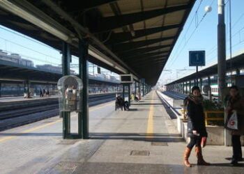 Foto stazione Bari-Centrale, lavori di adeguamento marciapiede