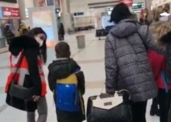 Molfetta accoglie i primi rifugiati richiedenti asilo dall’Ucraina: sono donne e bambini