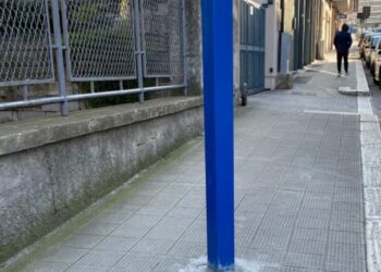 Altamura, pali per tabelloni pubblicitari diventano barriere architettoniche