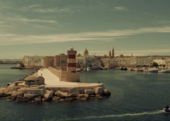 ‘Enjoy Monopoli’, una docuserie web sulle bellezze della città: protagonista Emanuel Caserio – VIDEO