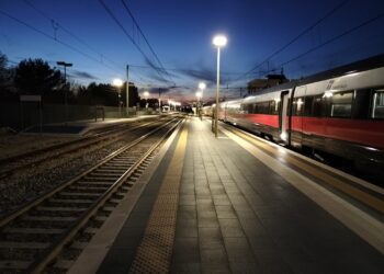 Passaggio a livello guasto a Santo Spirito, treni in ritardo e disagi per i pendolari