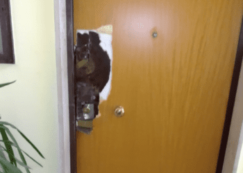 Occupa abusivamente casa popolare a Japigia, denunciata 30enne: ha forzato l’ingresso con la fiamma ossidrica