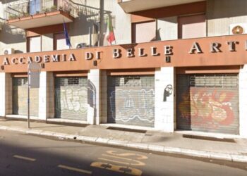 Bari, abusi su una studentessa dell’Accademia di Belle Arti: prof a processo. La denuncia dai colleghi
