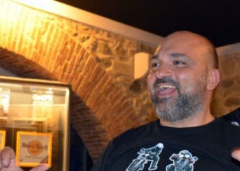 Motociclista barese muore in un incidente, aperta raccolta fondi per la famiglia: “Ha bisogno di aiuto”