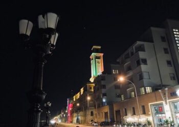 Earth Hour, Bari spegne i lampioni del lungomare per un’ora: è la lotta al cambiamento climatico