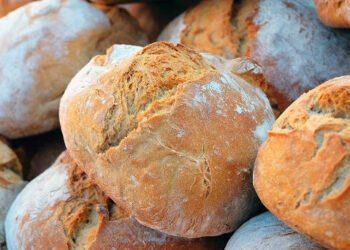 Allarme prezzi, in Puglia il costo di pane e grano aumenta di 19 volte. Coldiretti: “Fino a 6 euro al chilo”