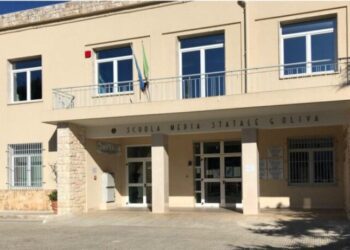 Locorotondo, il Comune rischia di perdere 4,4 milioni per ristrutturare una scuola: è polemica