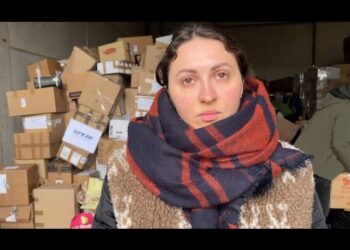 Ucraina, dopo 4 giorni di viaggio riabbraccia la mamma a Bari. Tatiana: “I miei parenti ancora a Kiev”