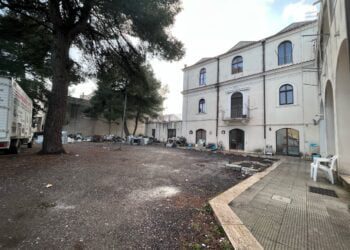 Santeramo, 5 anziani a rischio sfratto da Casa Calabrese. Il Comune: “Non c’è alternativa”