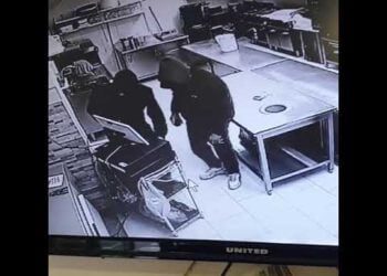 Furto di notte nella braceria ‘da Gino’, il proprietario pubblica il video: “Tanti sacrifici per questo”