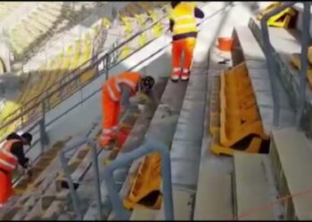 Stadio San Nicola, tutti i lavori per l’omologazione alla serie B: a luglio la sostituzione dei petali