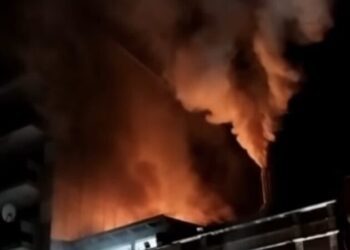Prende fuoco la canna fumaria della braceria, il video da Sammichele diventa virale