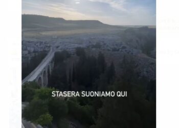 The Kolors arrivano a Gravina per il concerto, questa sera lo spettacolo alla Festa del Crocifisso