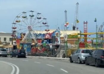 San Nicola, torna il luna park al porto di Bari: dalla ruota al castello incantato