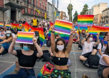 Torna in città il Bari Pride, la parata per i diritti Lgbtqia+: “C’è una politica che ci vuole ai margini”