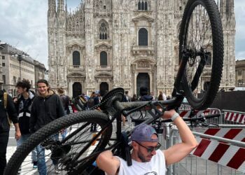 Da Capurso a Milano in bici: l’avvincente sfida di Francesco Tomasino