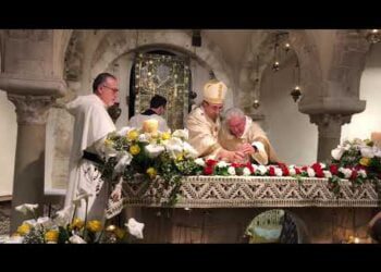 San Nicola, le celebrazioni terminano con il rito del prelievo della Sacra Manna – VIDEO
