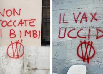 Scritte no vax sui muri di scuola e hub: denunciata 31enne. Digos sequestra bombolette spray e adesivi