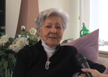Giornata internazionale dell’ostetrica, la barese Irma: 90 anni e una vita a far nascere bambini – VIDEO
