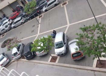 Piazza Carabellese trasformata in un parcheggio, anche questo è San Nicola. Leonetti: “Vergogna”
