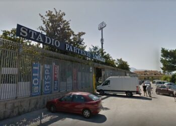 “Indegno di vestire i nostri colori”, calciatore denudato dopo Avellino-Foggia: arrestati tre ultrà