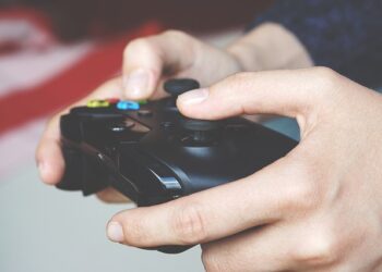 “Vendevano dispositivi per craccare giochi Nintendo”, a processo 2 imprenditori baresi