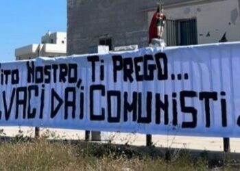 “San Vito salvaci dai comunisti”: l’appello sullo striscione per il ballottaggio a Polignano