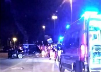 Schianto nella notte tra Giovinazzo e Bitonto, quattro feriti. I testimoni: “Scontro terribile”