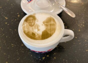 Un selfie stampato sull’espressino: da Hong Kong a Terlizzi la nuova tendenza per i bar