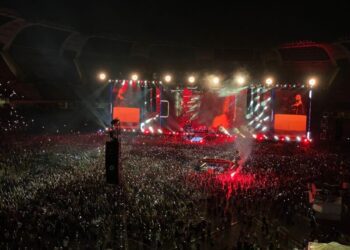 Vasco Rossi a Bari, il San Nicola vibra d’emozione: a sorpresa spunta Checco Zalone