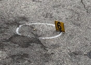 Triggiano, 32enne colpito al gluteo da un proiettile: indagano i carabinieri