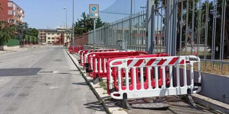 Area transennata per furto tombini - Molfetta