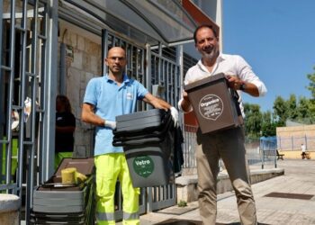29 07 22 In Corso La Distribuzione Dei Kit Della Raccolta Differenziata Porta A Porta Per Completare Il San Paolo