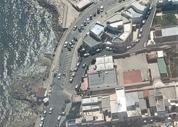 È caos viabilità a Santo Spirito, impossibile trovare parcheggio nei weekend: “Non ne possiamo più”