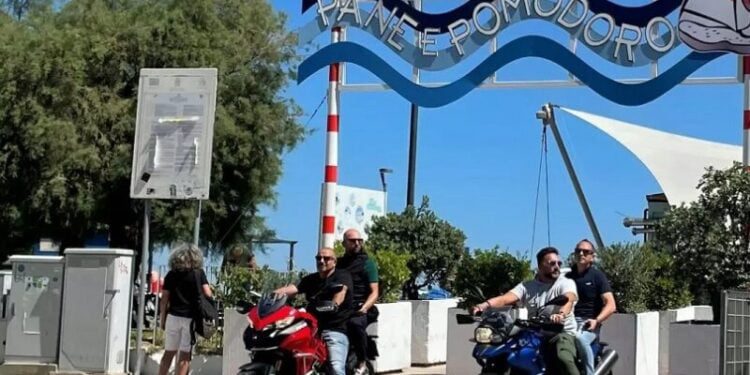 Pane E Pomodoro Falchi Polizia