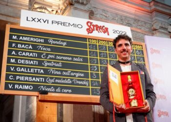 Mario Desiati trionfa al Premio Strega. Lo scrittore pugliese: “Vi racconto i miei Spatriati”